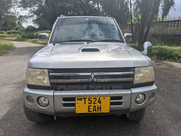 Mitsubishi Pajero 2.5 TD Classic 2006 Black