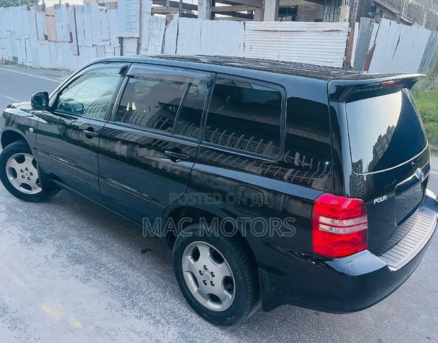 Toyota Kluger 2002 Black