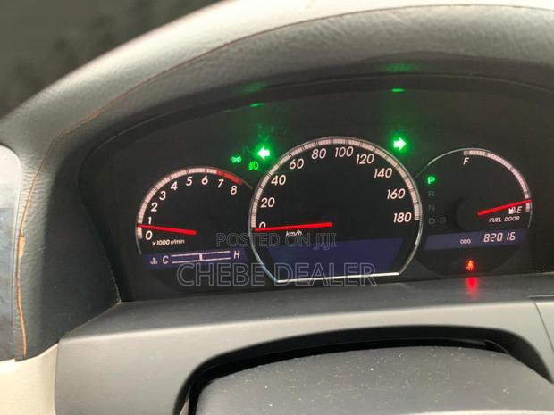 Toyota Crown 2006 White