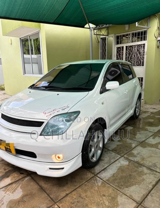 Toyota IST 2005 White