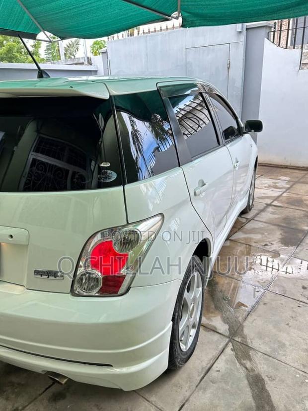 Toyota IST 2005 White