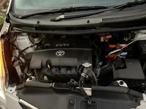 Toyota Ractis 2006 White