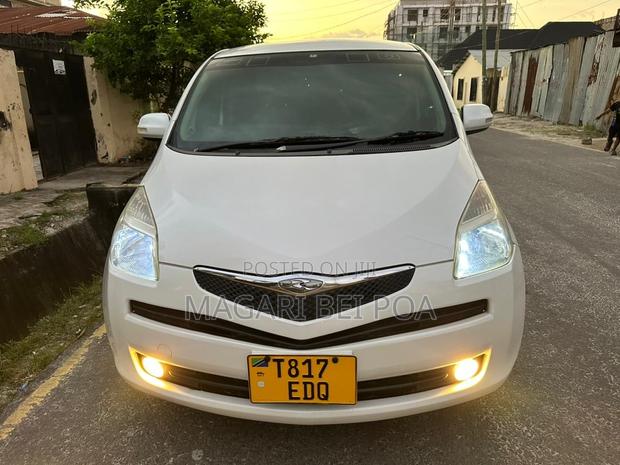 Toyota Ractis 2017 White