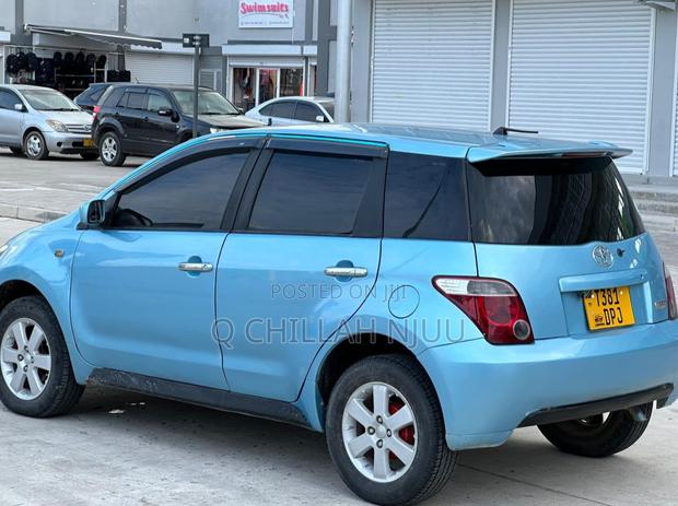 Toyota IST 2005 Blue