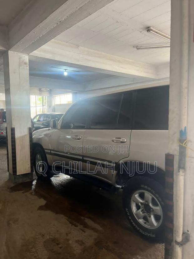Toyota Land Cruiser 2001 Silver