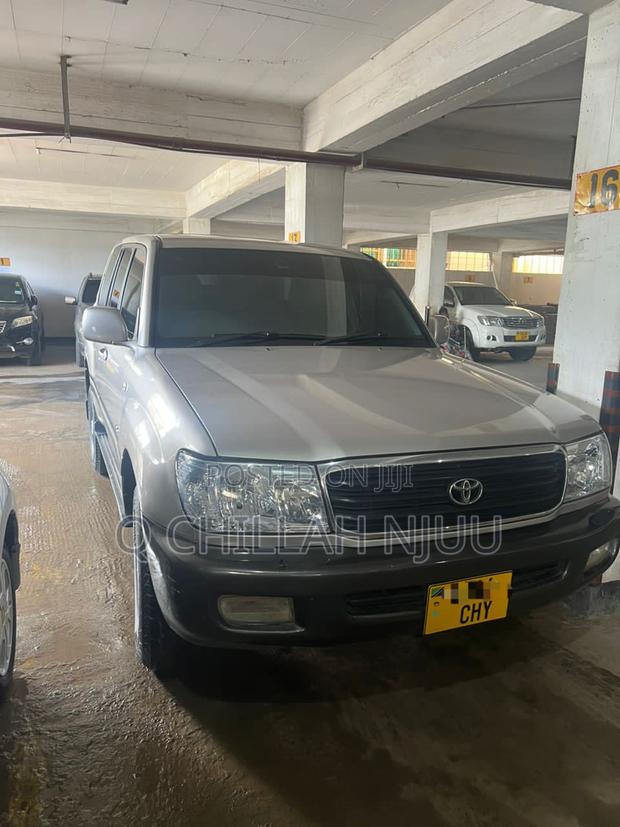 Toyota Land Cruiser 2001 Silver