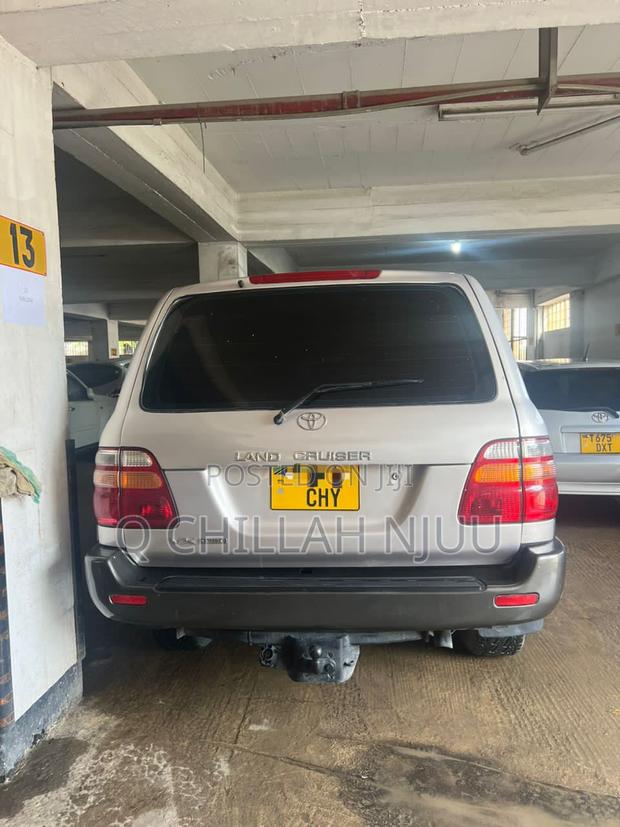 Toyota Land Cruiser 2001 Silver