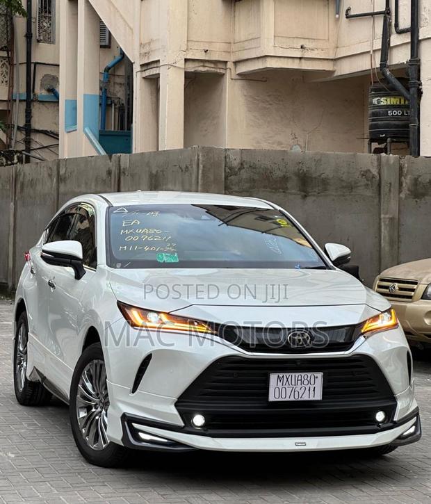 Toyota Harrier 2022 White