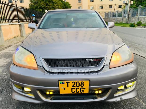 Toyota Mark II 2002 Silver