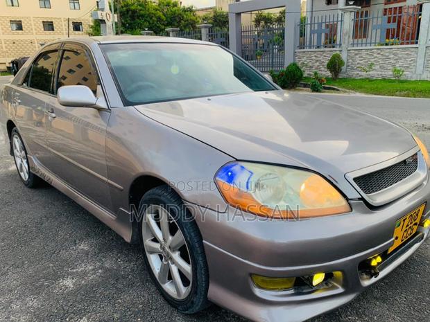 Toyota Mark II 2002 Silver