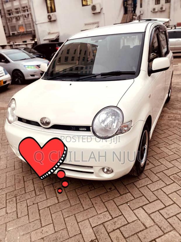 Toyota Sienta 2005 White