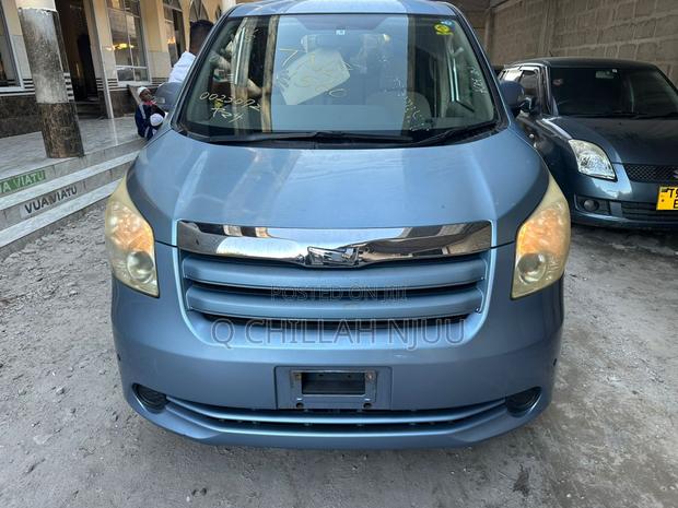 Toyota Noah 2010 Teal