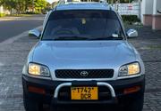 Toyota RAV4 Automatic 2000 Silver for sale