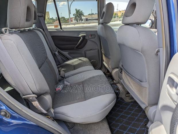 Toyota RAV4 Automatic 2000 Blue