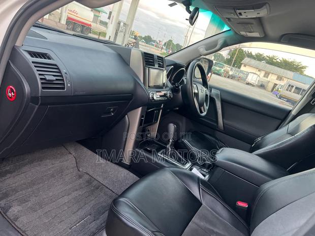 Toyota Land Cruiser Prado 2010 White