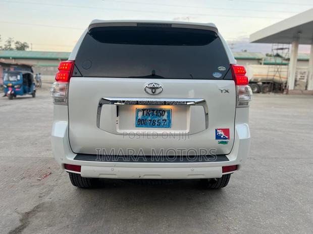 Toyota Land Cruiser Prado 2010 White