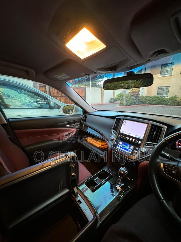 Toyota Crown 2014 Pearl