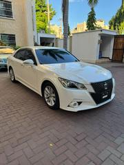 Toyota Crown 2014 Pearl for sale