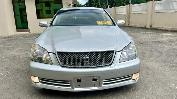Toyota Crown 2007 Silver
