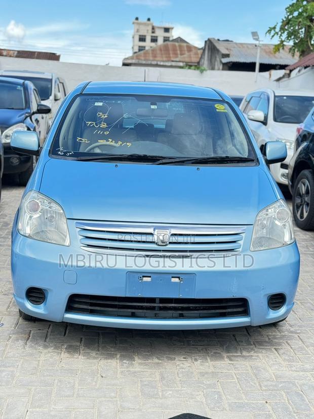 Toyota Raum 2006 Blue