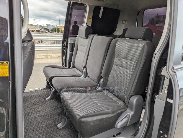 Toyota Noah 2010 Black
