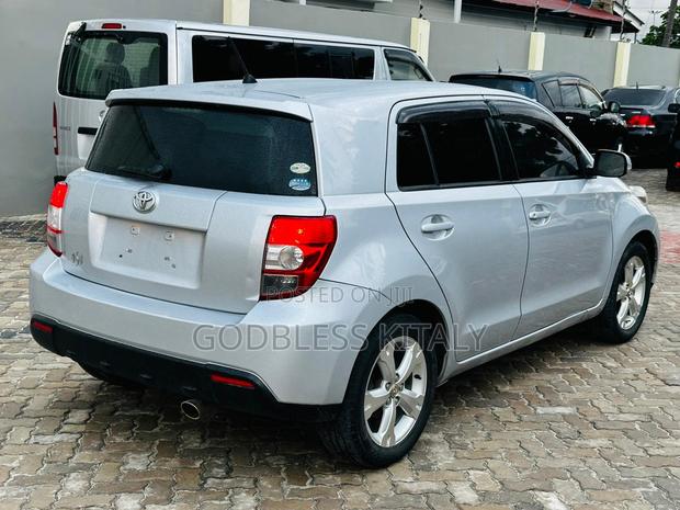 Toyota IST 2007 Silver