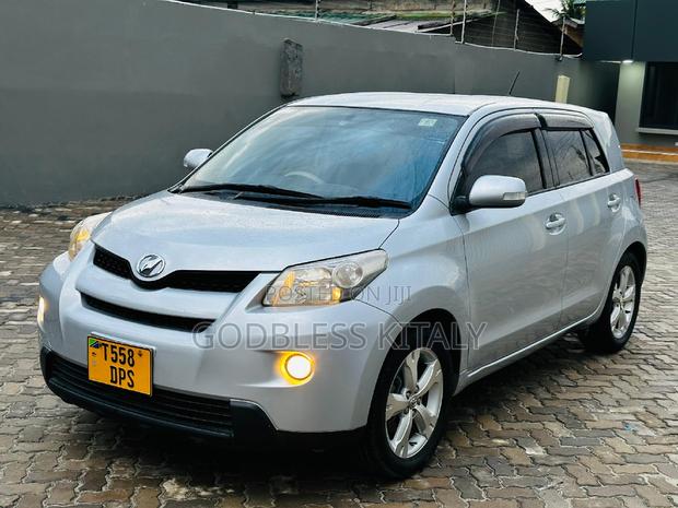 Toyota IST 2007 Silver