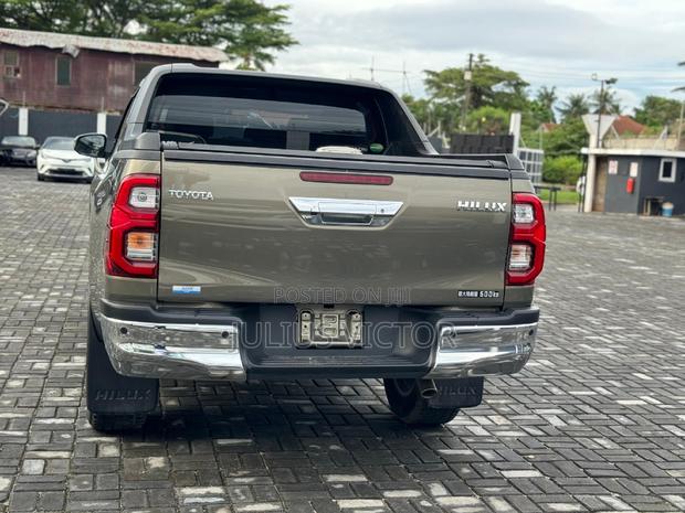Toyota Hilux 2020 Beige