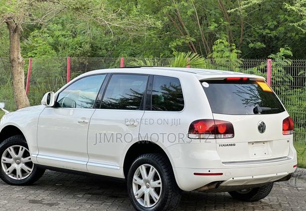 Volkswagen Touareg 2010 White