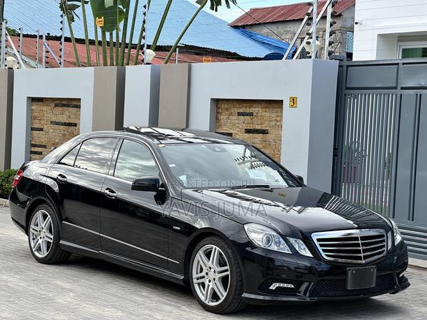 Mercedes-Benz E350 2012 Black