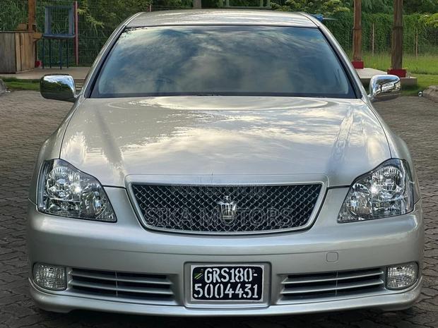 Toyota Crown 2004 Silver