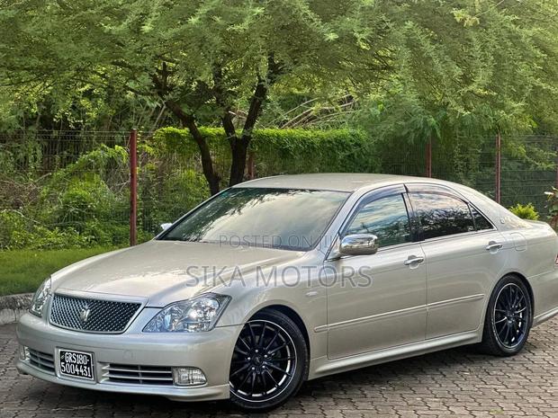 Toyota Crown 2004 Silver