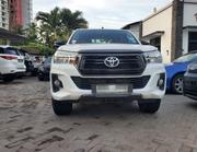 Toyota Hilux SR 4x4 2019 White for sale