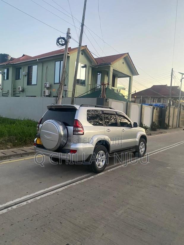 Toyota Land Cruiser Prado 2005 Silver