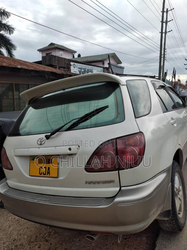 Toyota Harrier 2003 White