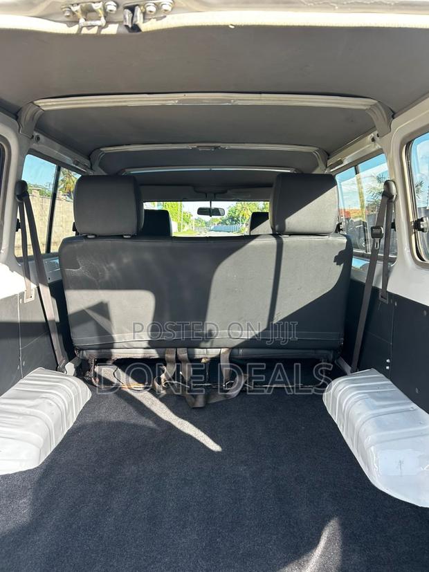 Toyota Land Cruiser 2011 White