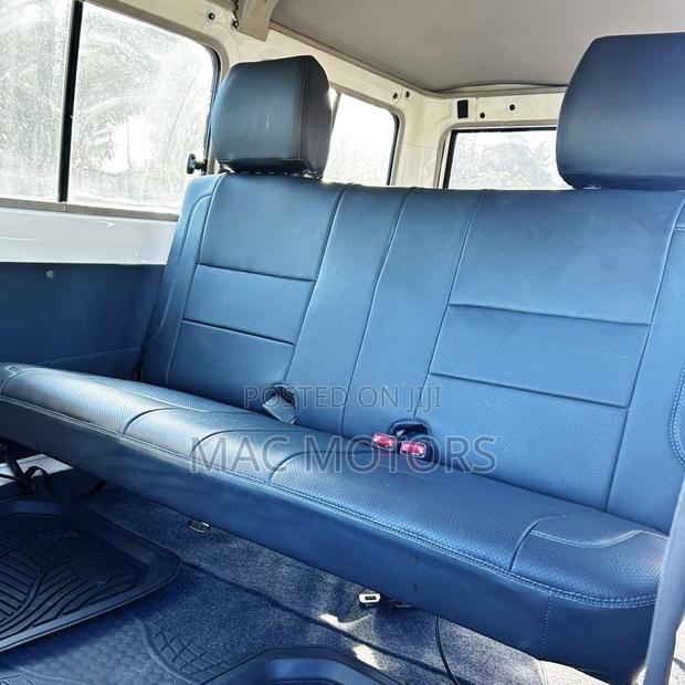 Toyota Land Cruiser 4.0 V6 GX 2011 White