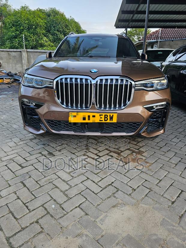 BMW X7 2022 Gold