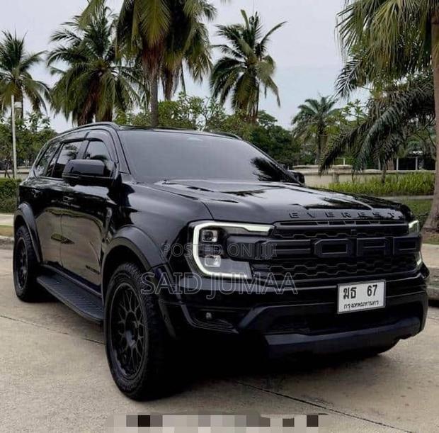 Ford Everest 2023 Black