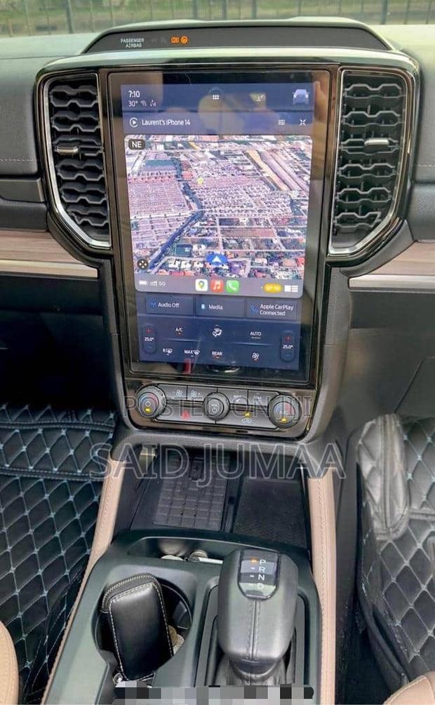 Ford Everest 2023 Black