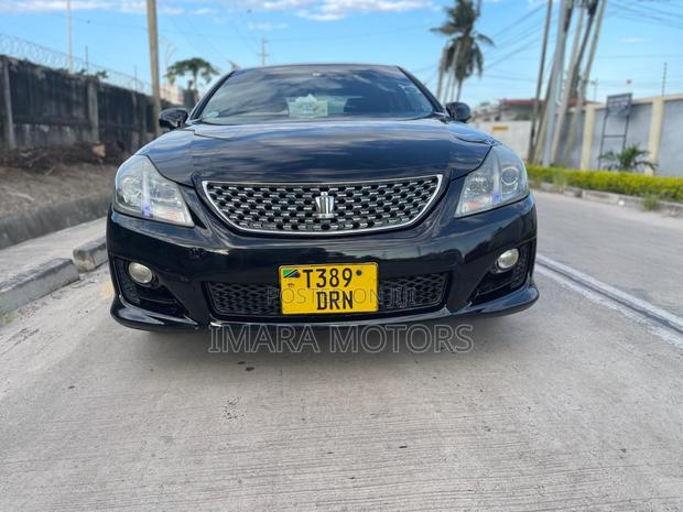 Toyota Crown 2009 Black