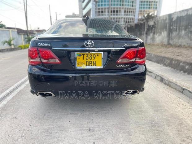 Toyota Crown 2009 Black