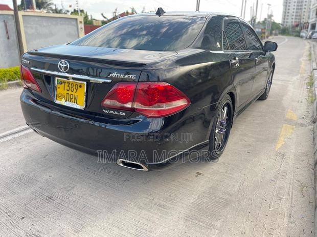 Toyota Crown 2009 Black