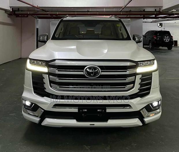 Toyota Land Cruiser 3.3 Diesel 4WD 2022 White