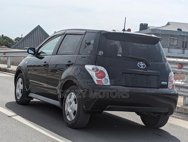 Toyota IST 2003 Black