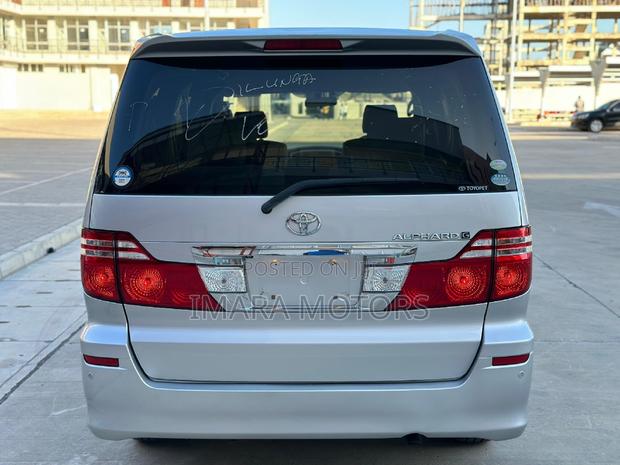 Toyota Alphard 2006 Silver