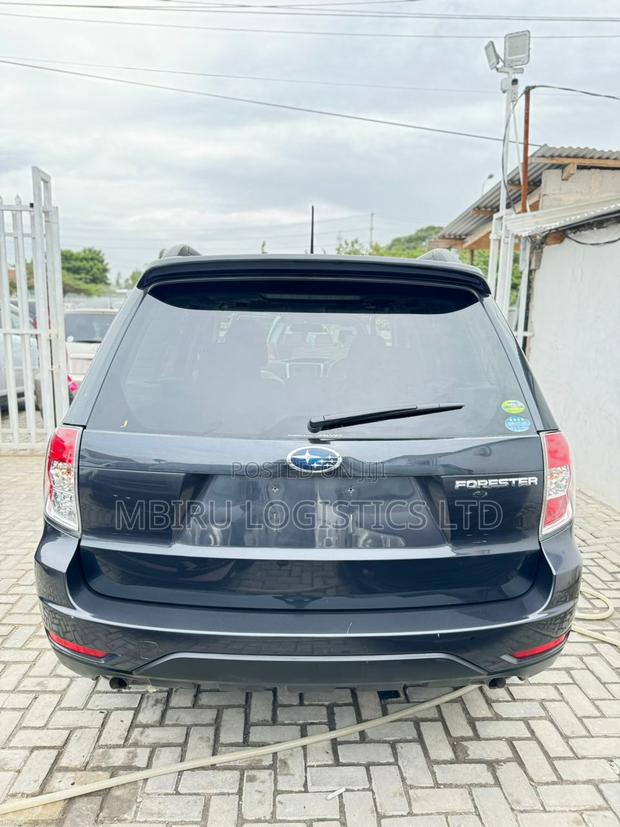 Subaru Forester 2010 Black