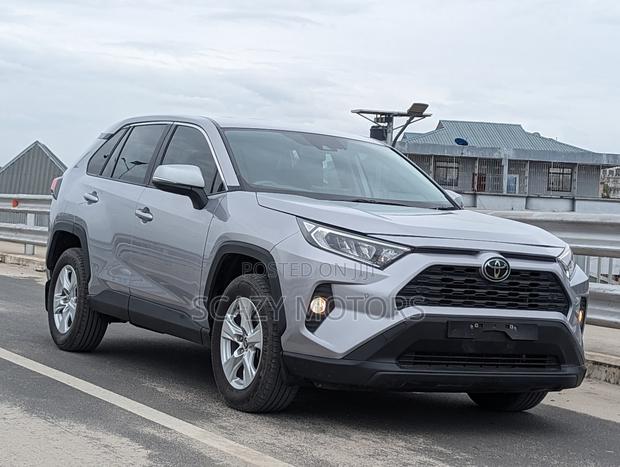 Toyota RAV4 2022 Gray