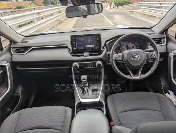 Toyota RAV4 2022 Gray