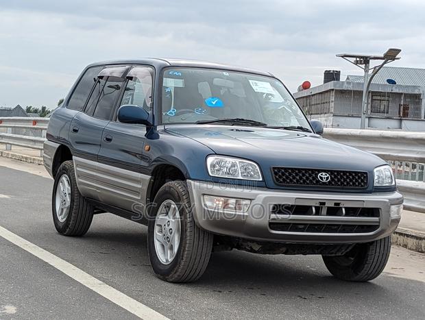 Toyota RAV4 1999 Blue